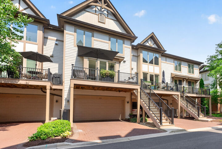 Property Photo:  321 Brownstone Drive  IL 60174 