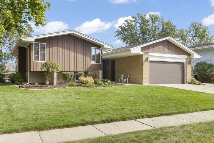Property Photo: 15423 Michaele Drive IL 60452