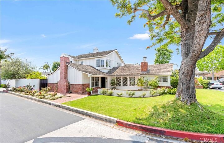 Property Photo:  2562 Vista Drive  CA 92663 