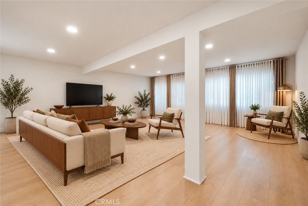 Property Photo: 4700 Natick Avenue 204 CA 91403