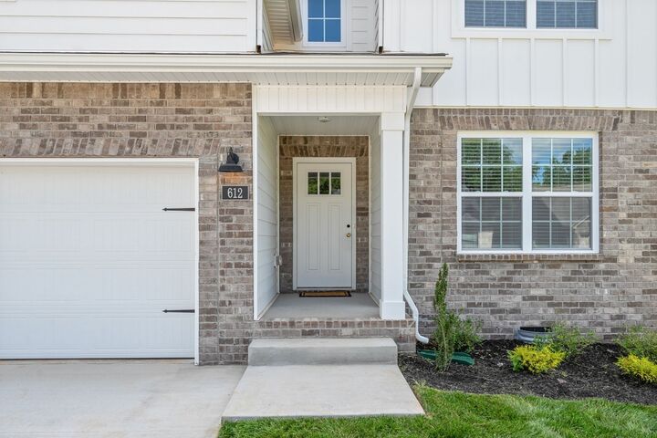 Property Photo:  612 Willow Park Dr  TN 37043 
