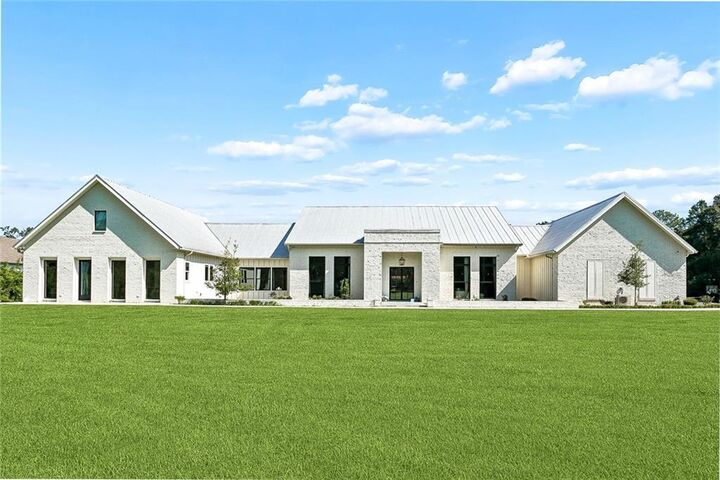 Property Photo:  230 Dummyline Road  LA 70447 