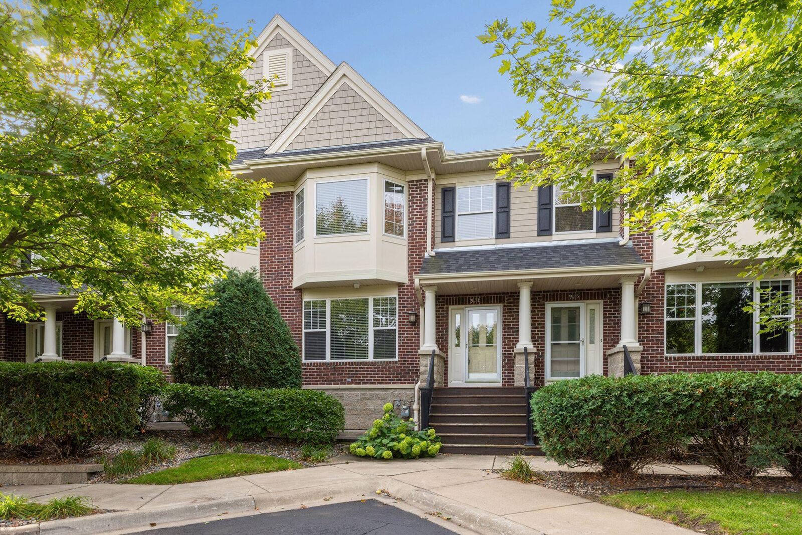 Property Photo: 6090 W 16th Street 913 MN 55416