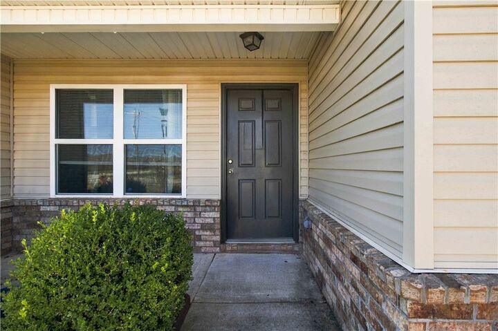 Property Photo:  701 NW 68th Avenue  AR 72713 
