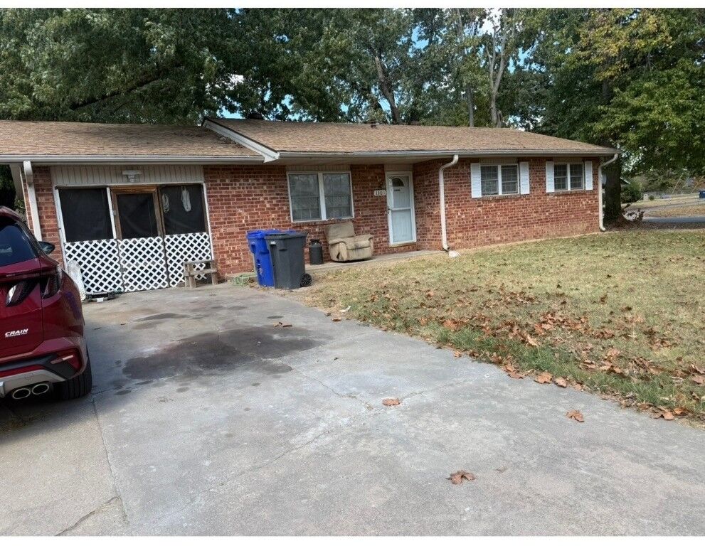 Property Photo:  1301 Acorn Drive  AR 72756 