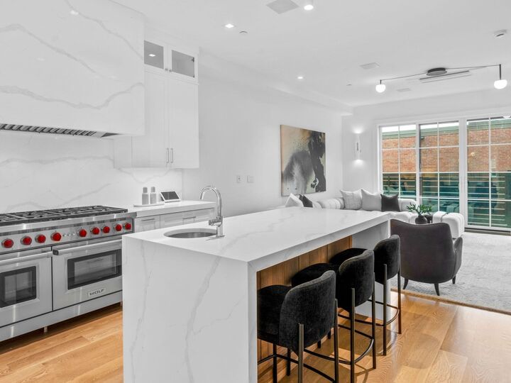 Property Photo:  555 E Broadway  MA 02127 