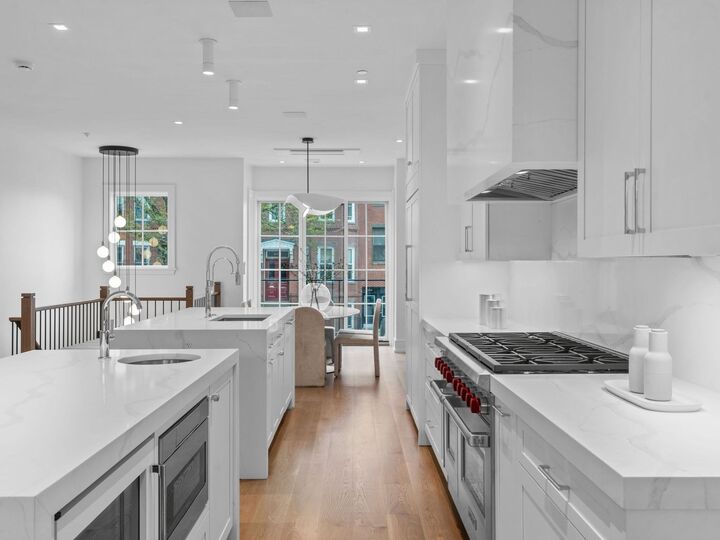 Property Photo:  555 E Broadway 555  MA 02127 