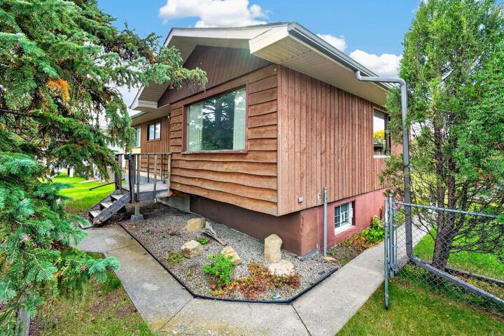 Property Photo:  3723 Bow Anne Road NW  AB T3B 2T7 