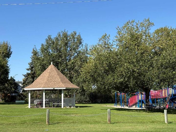 Property Photo: 0 Railway (#8) Avenue W AB T0L 0B0