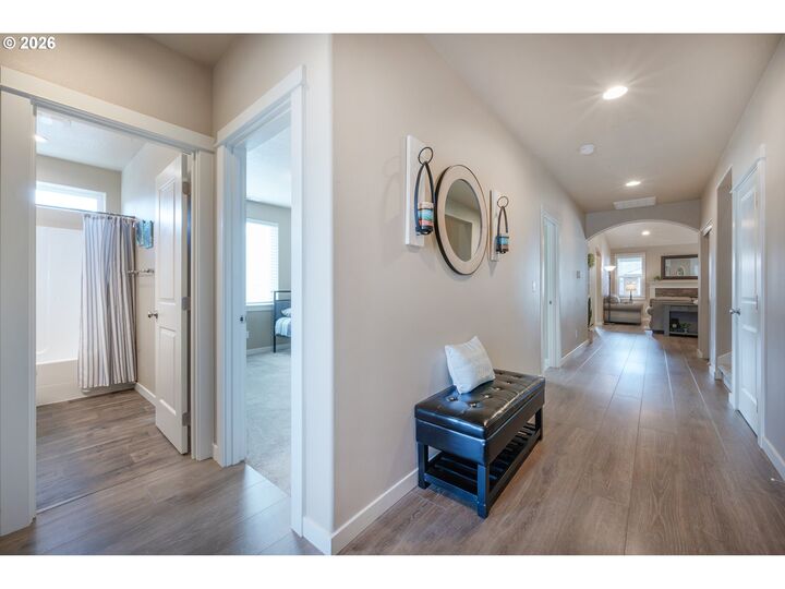 Property Photo: 1290 Tirion Ave OR 97404