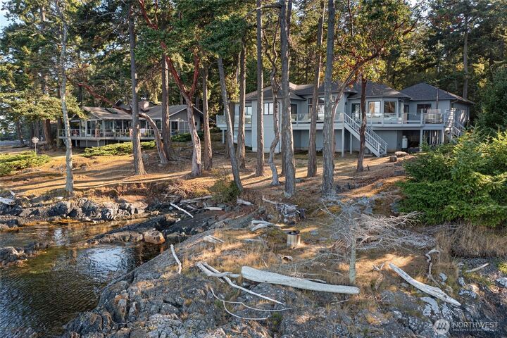 Property Photo: 254 Vista Way WA 98250