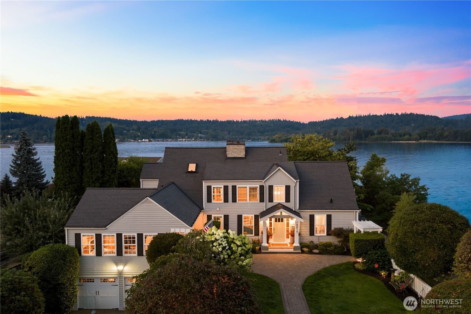 Property Photo: 4814 194th Avenue SE WA 98027