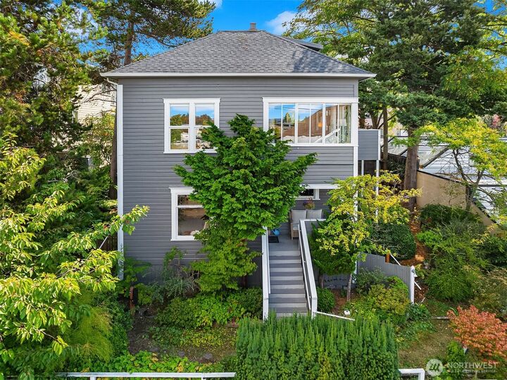 Property Photo:  522  Dayton Street  WA 98020 