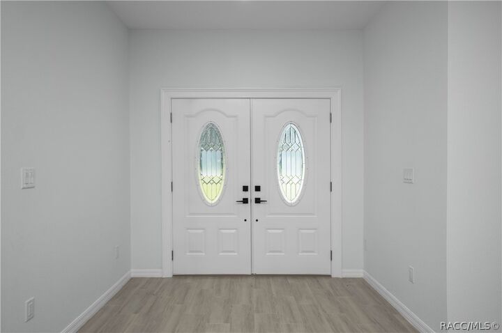 Property Photo:  822 Poplar Street  FL 34452 