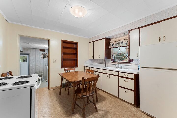 Property Photo:  2615 W Highway Drive  WI 54914-1537 