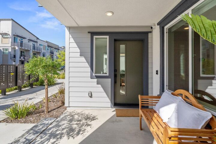 Property Photo: 2815 Crusader Street CA 94501