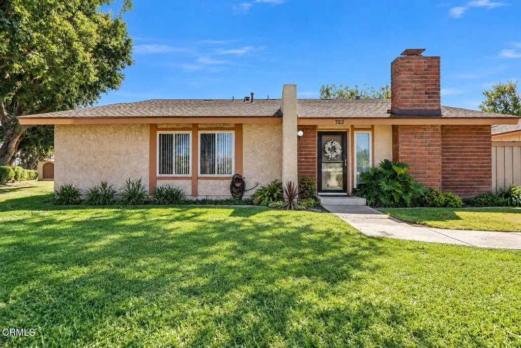 Property Photo: 723 Nandina Place CA 93036