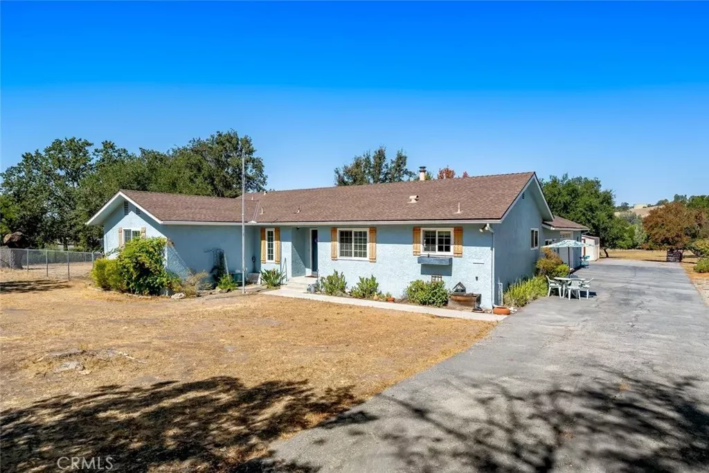 Property Photo: 14435 San Antonio Road CA 93422