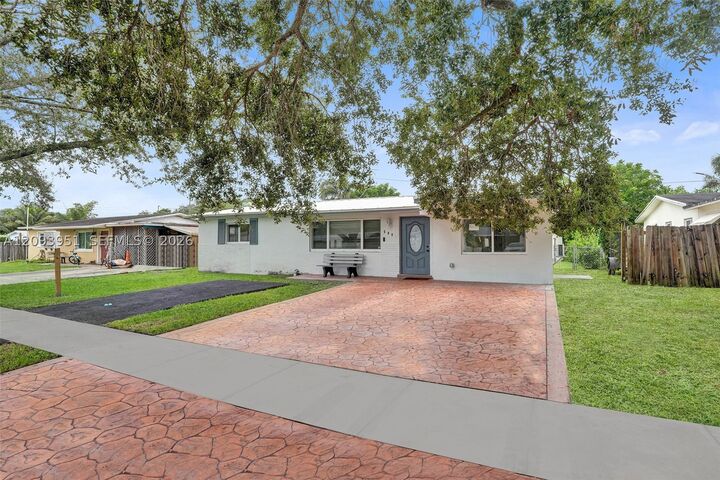 Property Photo:  5081 SW 94th Way  FL 33328 