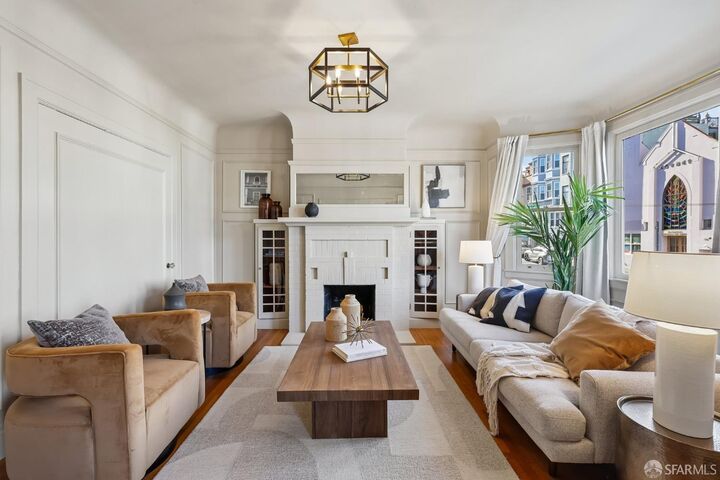 Property Photo:  735 Union Street  CA 94133 