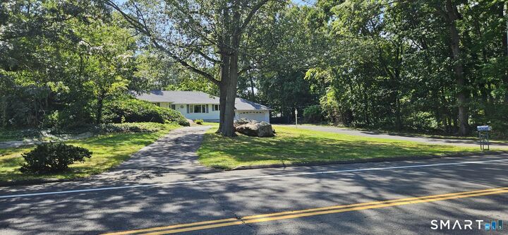 Property Photo:  162 Short Beach Road  CT 06512 