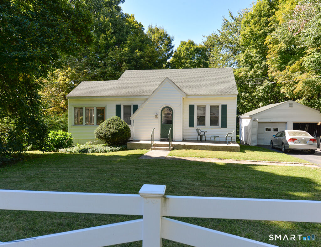 Property Photo:  236 East Waterbury Road  CT 06770 