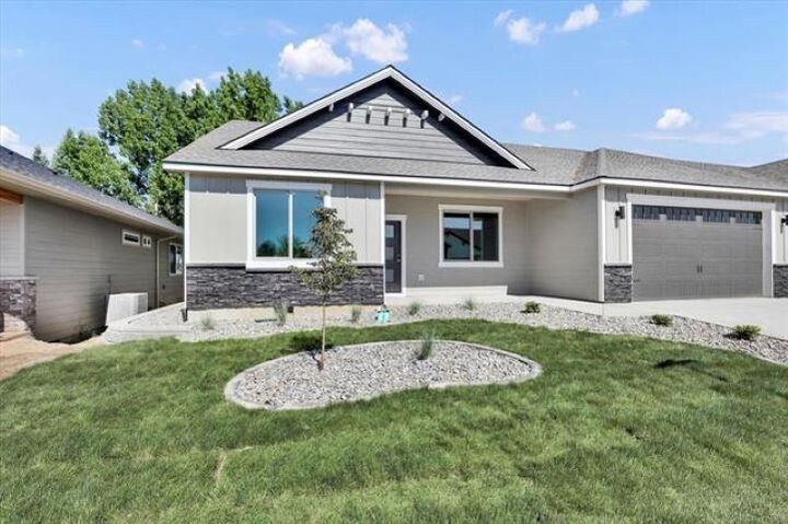 Property Photo: 1109 -15 N Country Club Dr Unit 15 WA 99006