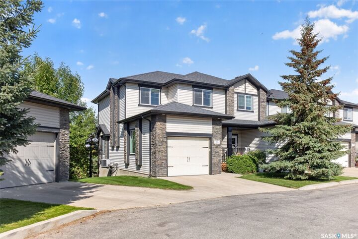 Property Photo: 215 Hampton Green 16 SK S7R 0G7