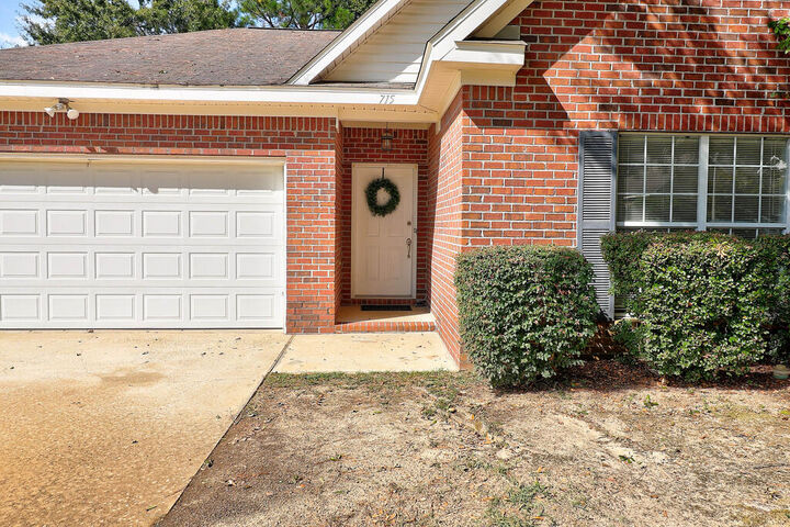 Property Photo:  715 Frankfort Drive  AL 36305 