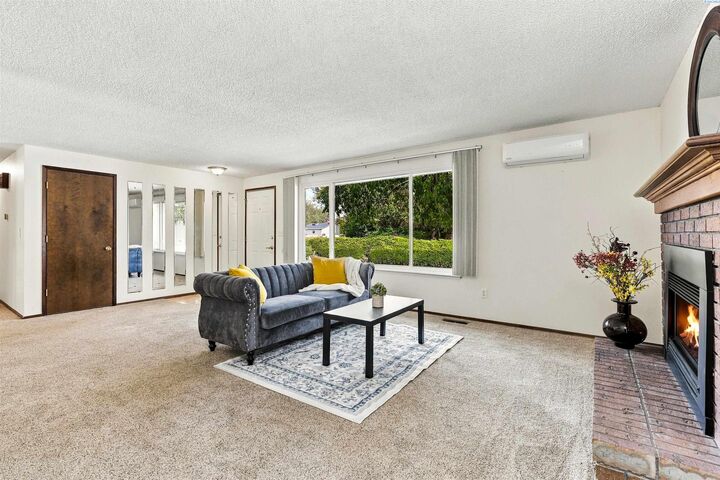 Property Photo:  1004 S Dawes  WA 99338 