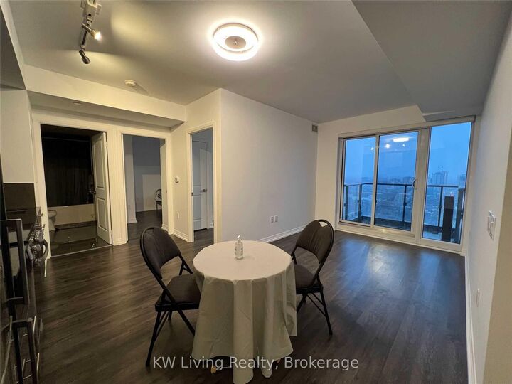 Property Photo:  251 Jarvis Street 2913  ON M5B 0C3 