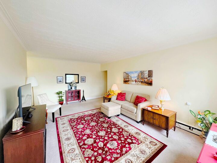 Property Photo:  824 Brant Street 25  ON L7R 2J5 