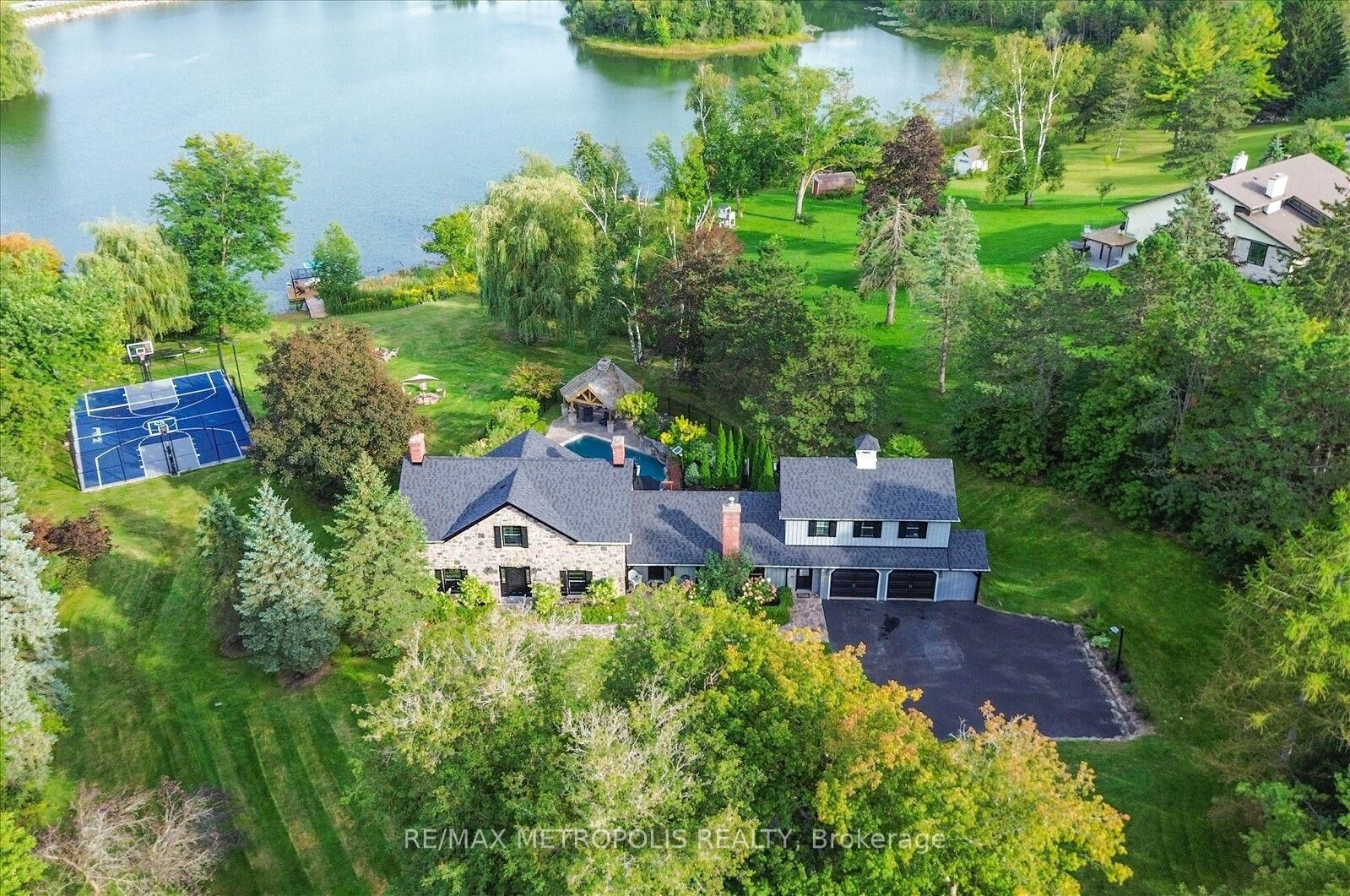 Property Photo:  1 Island Lake Drive  ON L4A 3G7 