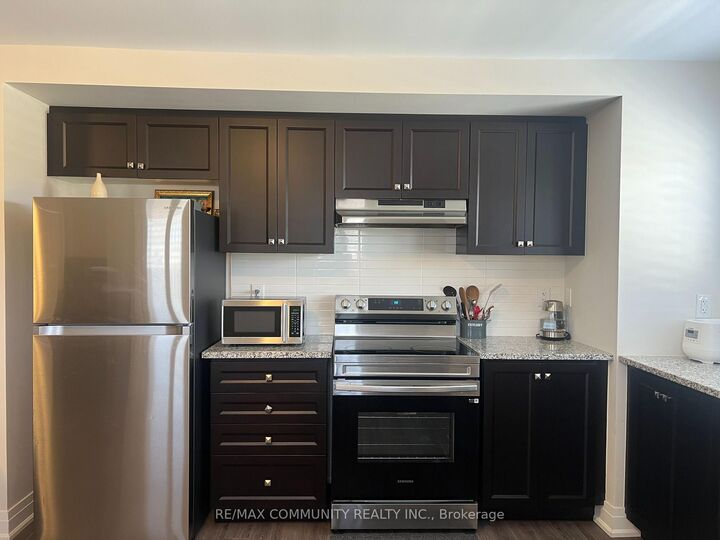 Property Photo:  3570 Bur Oak Avenue Coach House  ON L6B 1R8 