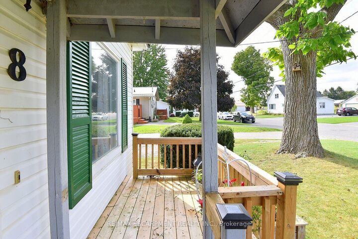 Property Photo: 8 Chestnut Street ON N0E 1M0