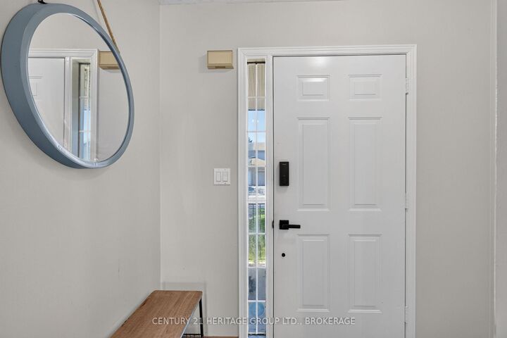 Property Photo:  71 Rose Abbey Drive  ON K7K 6V9 