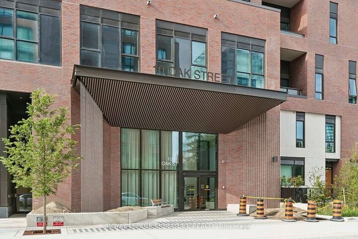 Property Photo:  10 Oak Street 809  ON M5A 0Z1 