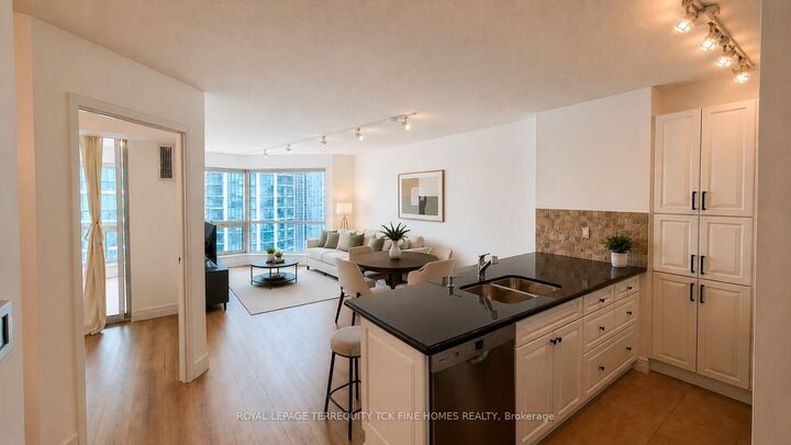 Property Photo: 10 Yonge Street 2604 ON M5E 1R4