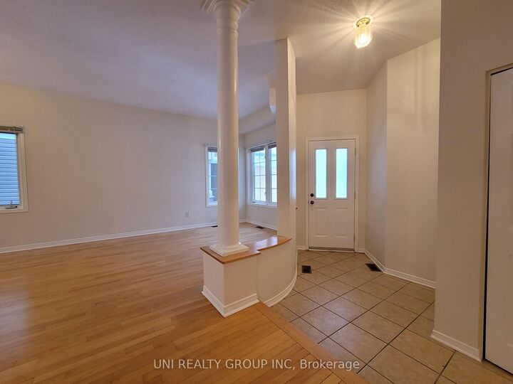 Property Photo:  12 Staten Way  ON K2C 4E7 