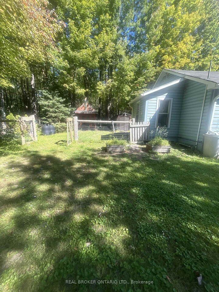 Property Photo:  80 Concession 8 Road E  ON L0L 2J0 