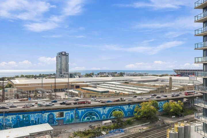 Property Photo:  49 East Liberty Street 1107  ON M6K 0B2 