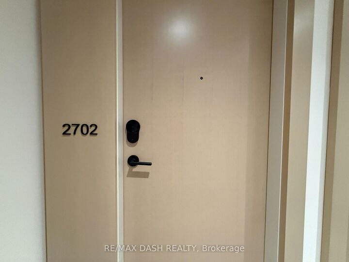 Property Photo:  280 Dundas Street W 2702  ON M5T 0E3 