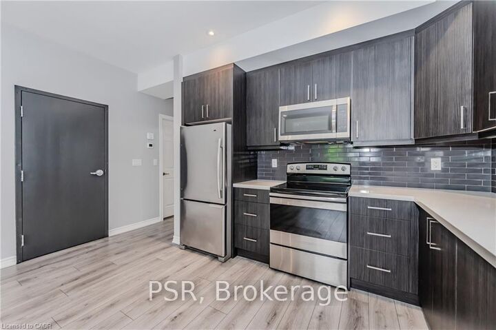 Property Photo:  17 Mary Street 3  ON N2H 3P9 