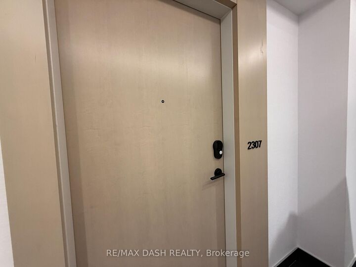 Property Photo:  280 Dundas Street W 2307  ON M5T 0E3 