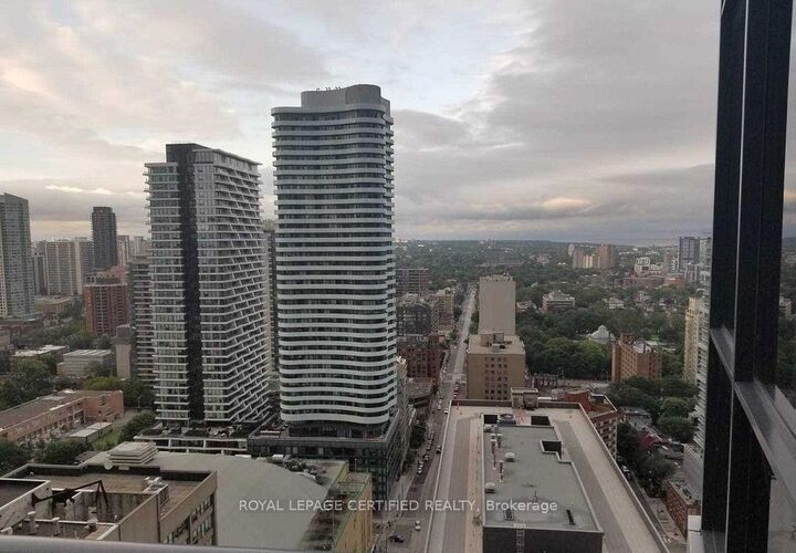 Property Photo:  25 Carlton Street 3306  ON M5B 1L4 