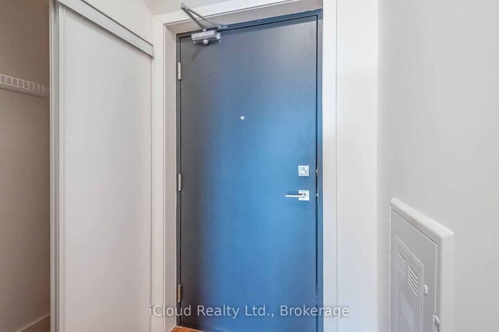 Property Photo:  1 Wellington Street 806  ON N3T 2L3 