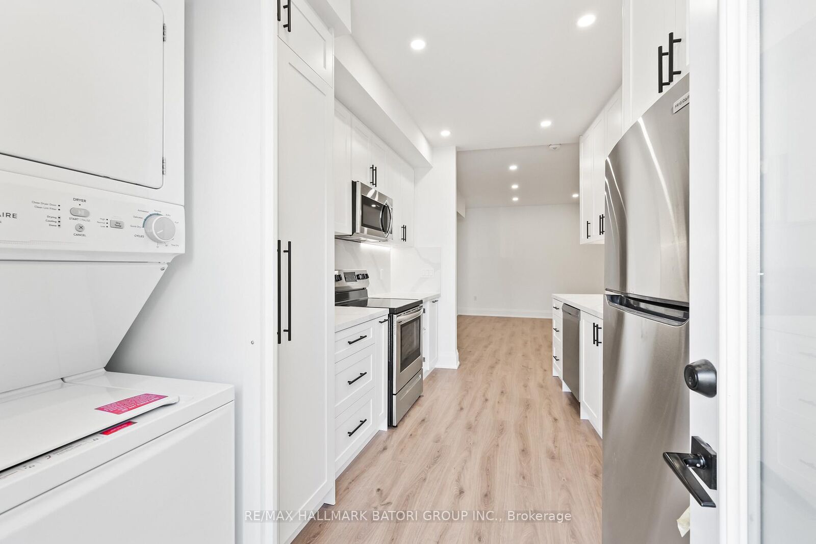 Property Photo:  18 Keewatin Avenue 2  ON M4P 1Z8 