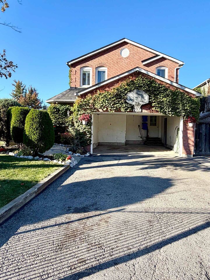 Property Photo: 227 Hickling Trail ON L4M 5W6