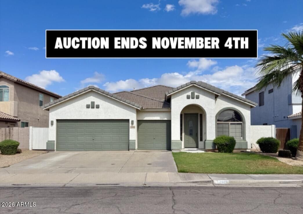 Property Photo:  2802 E Tulsa Street  AZ 85225 