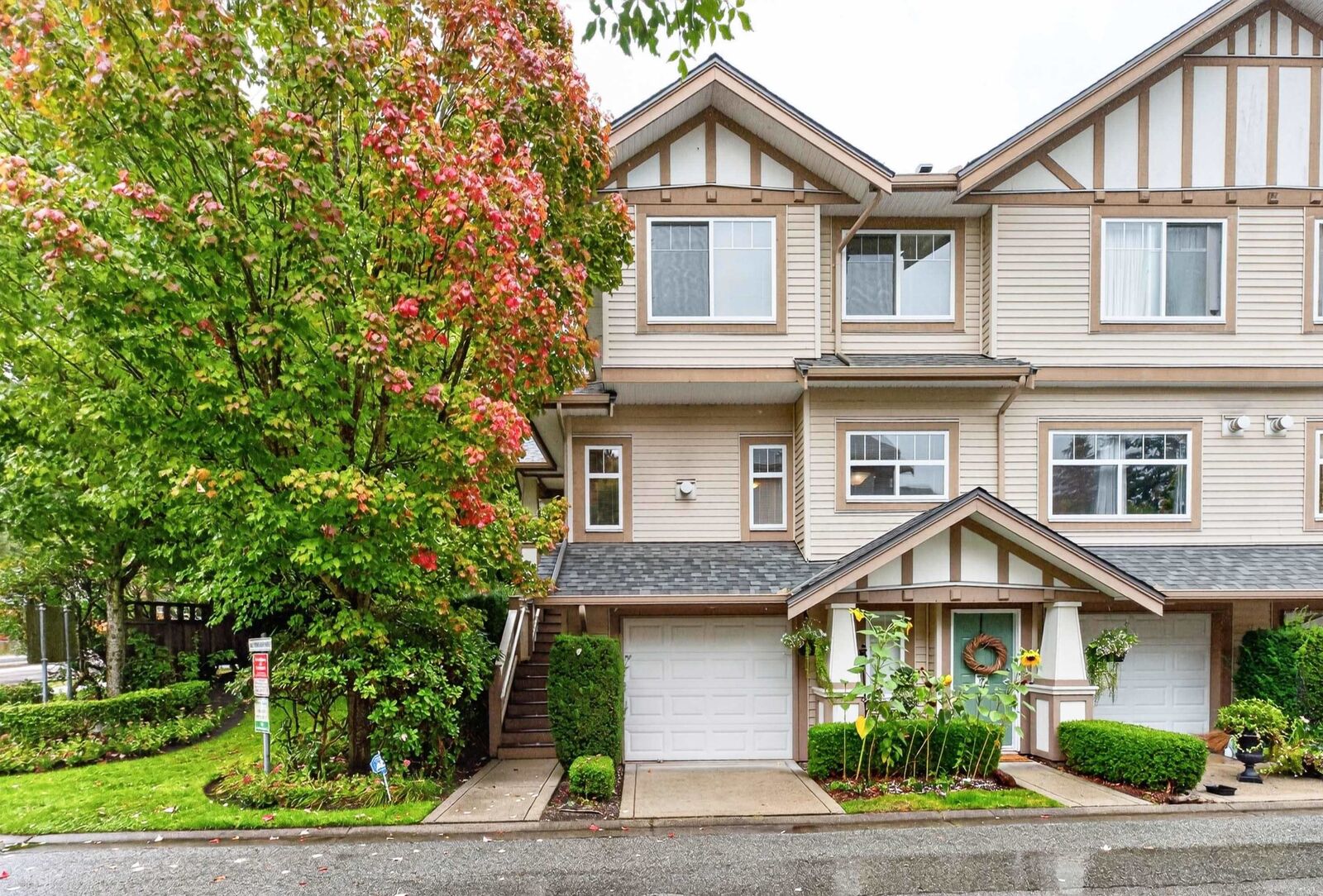 Property Photo:  2678 King George Boulevard 20  BC V4P 1H6 